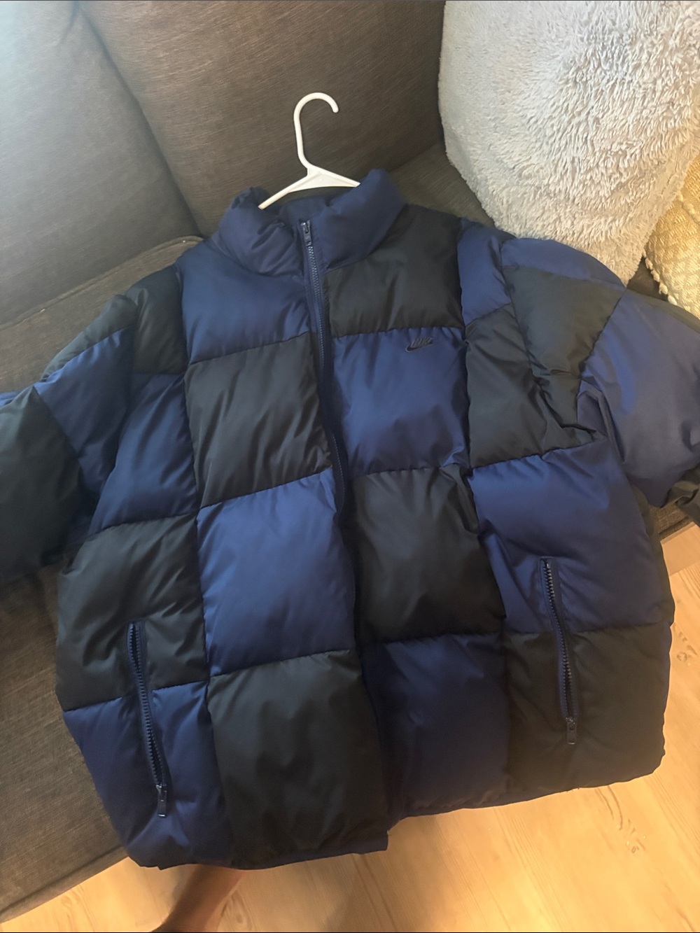 Men's Puffer Jacket - Navy & Black